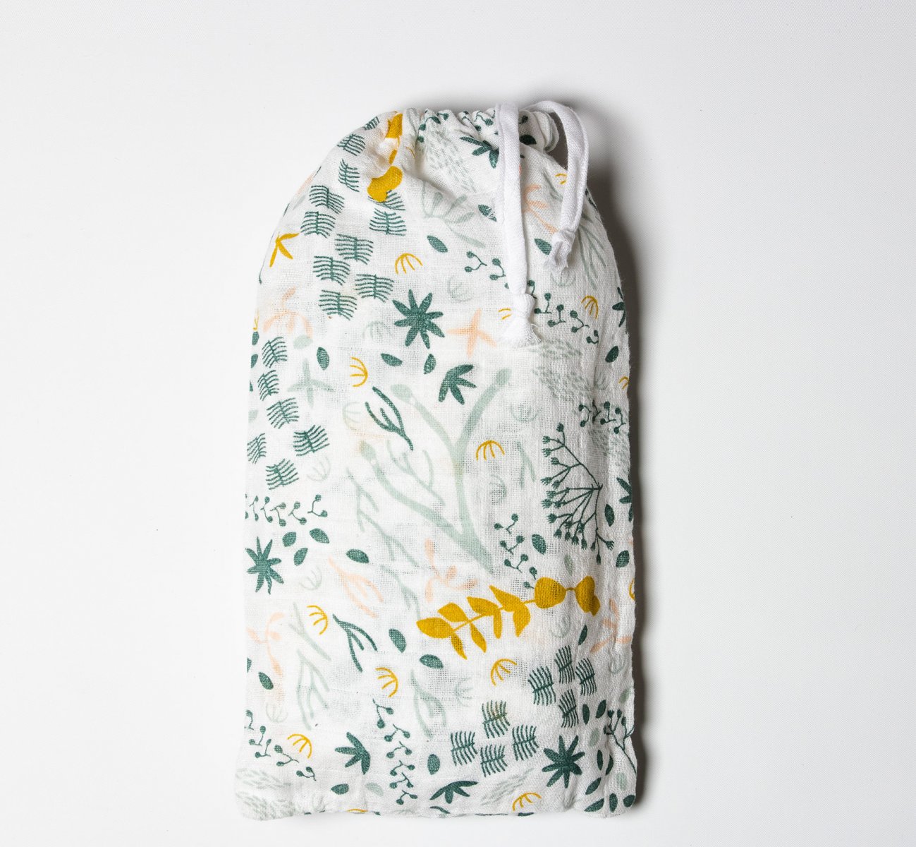 Organic cotton muslin swaddle blanket - super soft and esay to use