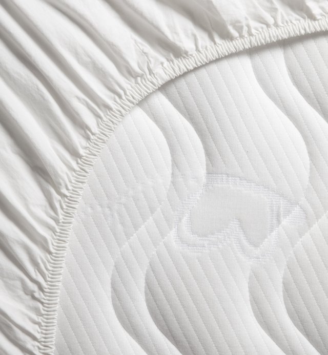 Crib fitted sheet in organic washed cotton percale | Kadolis Canada