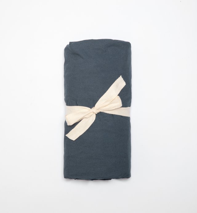 Crib fitted sheet in organic washed cotton percale | Kadolis Canada