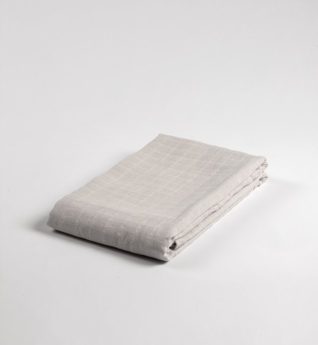 Organic cotton muslin swaddle blanket - super soft and esay to use