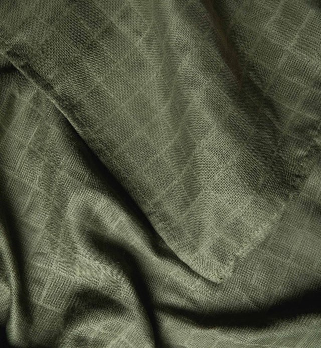 Organic cotton muslin swaddle blanket - super soft and esay to use