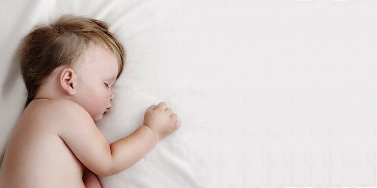 Pourquoi bébé ne fait pas ses nuits ? | Astuces & Conseils Kadolis Canada