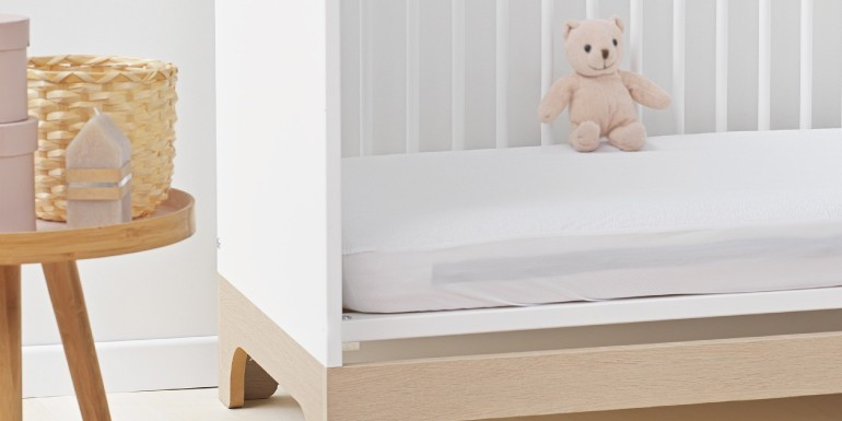 Bien choisir le protège-matelas et le drap contour de bébé | Guide d’achat  Kadolis Canada